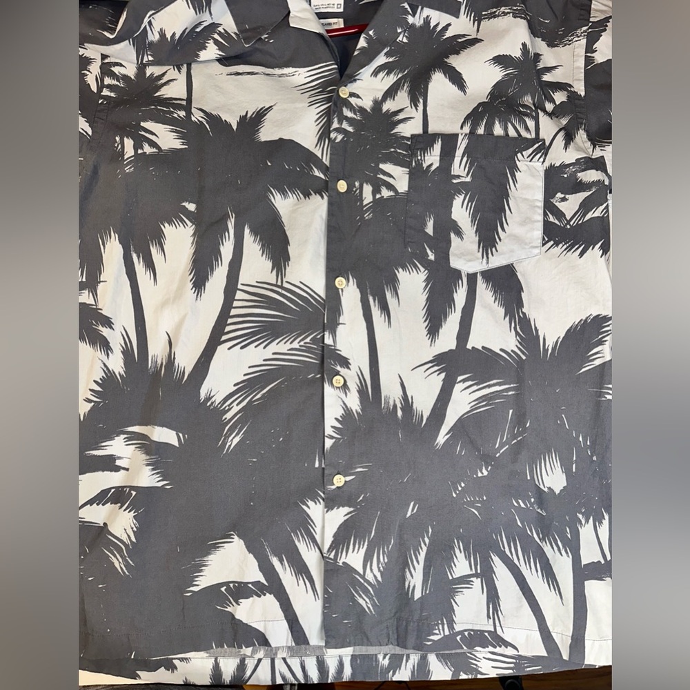 ZARA Gray And White Palm Leaves Hawaiian Style Button Up Short sleeve Shirt L - Picture 9 of 14